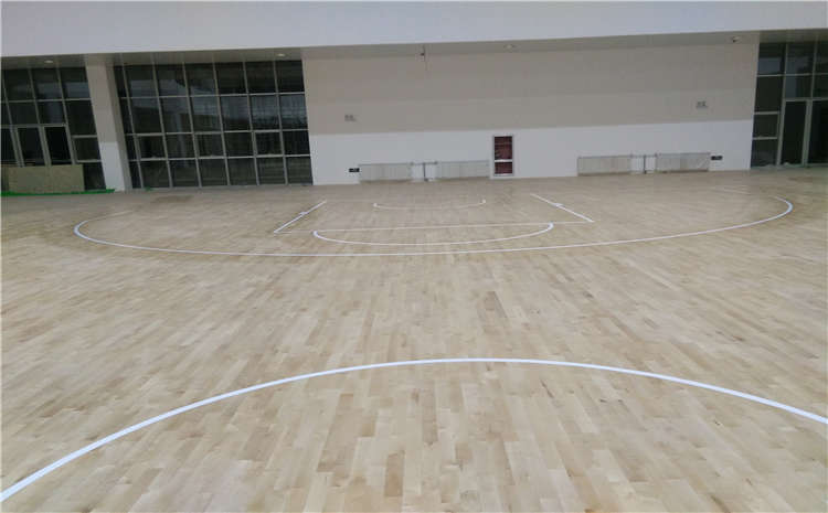 專(zhuān)業(yè)的籃球館木地板怎么維修？