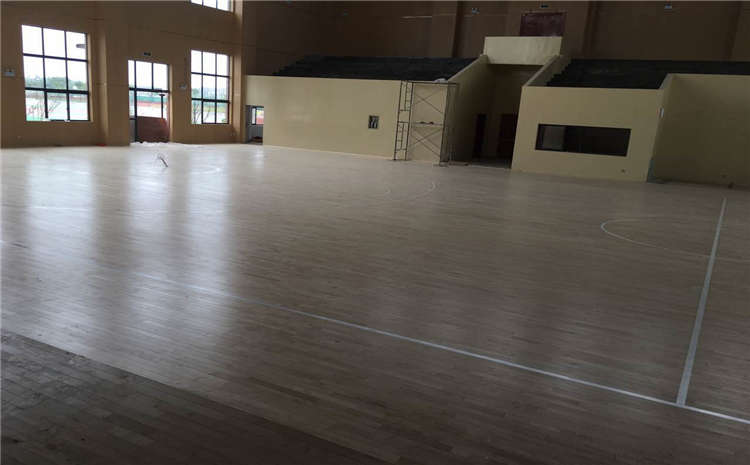 五角楓籃球館木地板怎么維修?